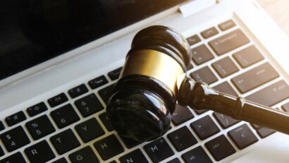 Obsolescence programmée : enquête ouverte contre Apple